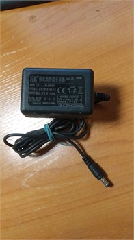 Зарядное устройство HB-0804005 для тележек CW 8,4V/0,5A (Charger) вертикальное 1000052 - фото 24192